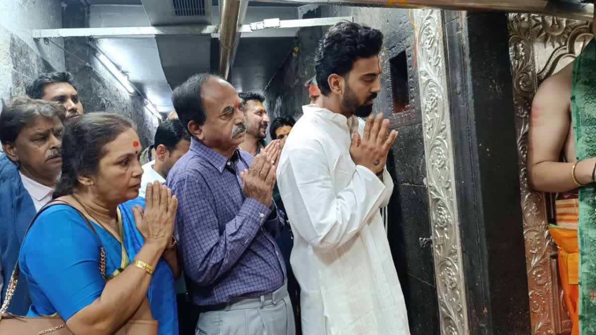 KL Rahul Mahakaleshwar Temple