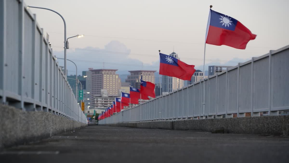 Taiwan's Defence Ministry tracks 15 Chinese military aircraft, 10 naval vessels around nation.