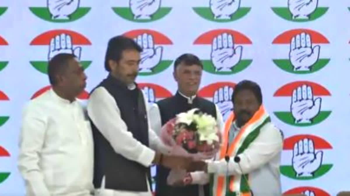 BJP leader Jai Prakash Bhai Patel on Wednesday joined the Congress  ahead of the upcoming Lok Sabha polls  at the party headquarters in the presence of AICC in-charge of Jharkhand Ghulam Ahmad Mir, Jharkhand Congress chief Rajesh Thakur, Jharkhand minister Alamgir Alam and party's media and publicity department head Pawan Khera.