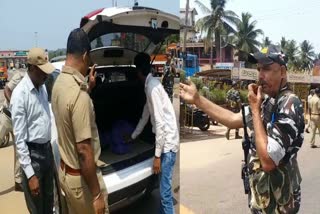 thalappadi check post  Karnataka police  kerala karnataka  border checking