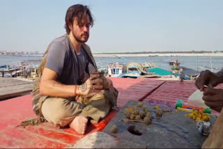 Heartfelt Tribute: Australian Man Visits Kashi to Fulfil Father’s Last Wish On Banks Of The Ganga