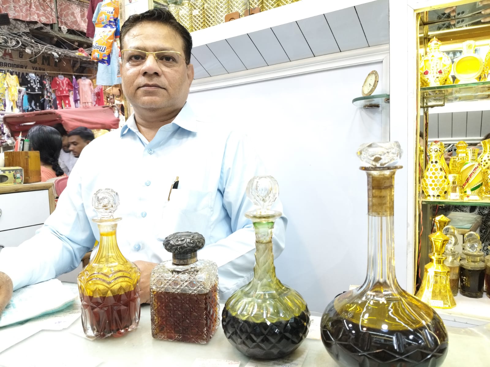 रमजान में इत्र की भारी डिमांड के बीच बाजार गुलजार