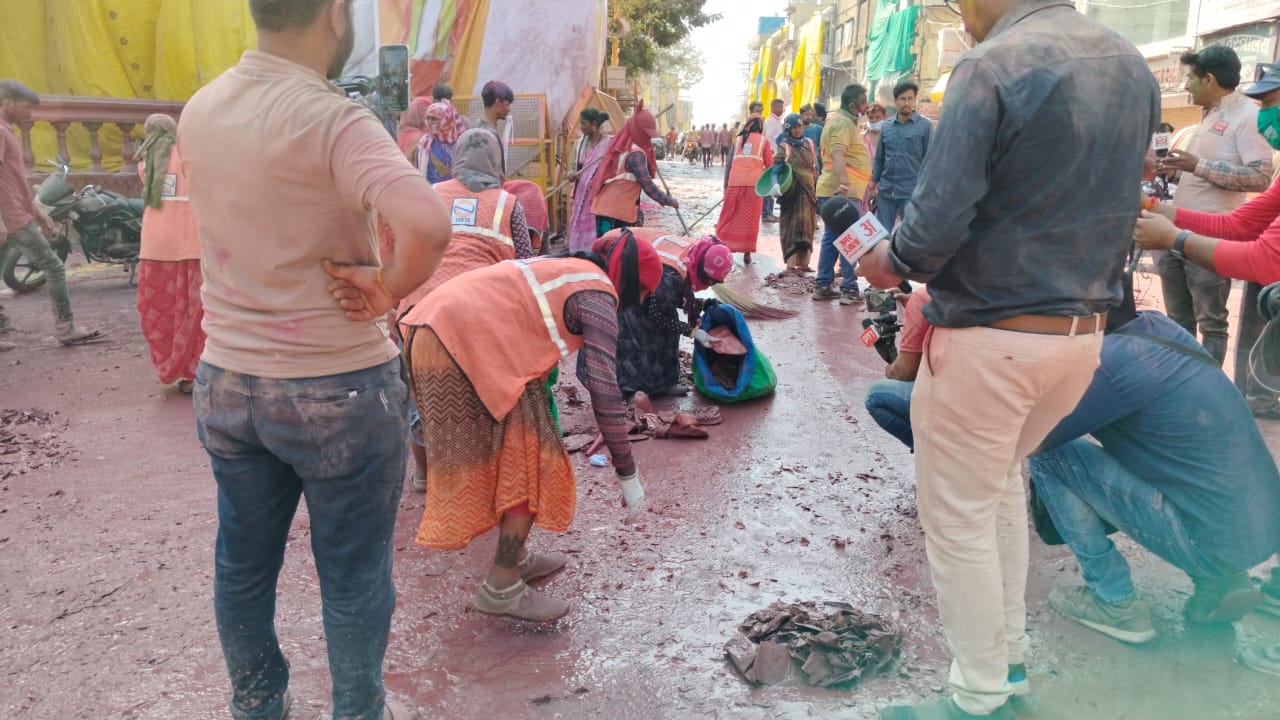INDORE CLEANLINESS AFTER GAIR
