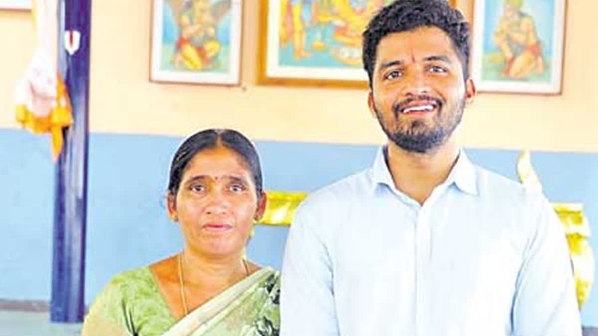 Telangana Woman Beedi Worker's Son Qualifies UPSC CSE 2023