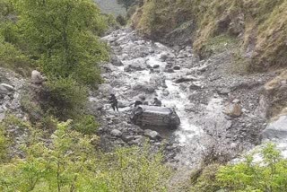 CHAMBA CAR FALL INTO DITCH