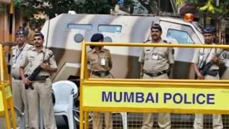 MUMBAI POLICE ALERT  BISHNOI GANG MEMBERS  DADAR STATION  POLICE CONTROL ROOM