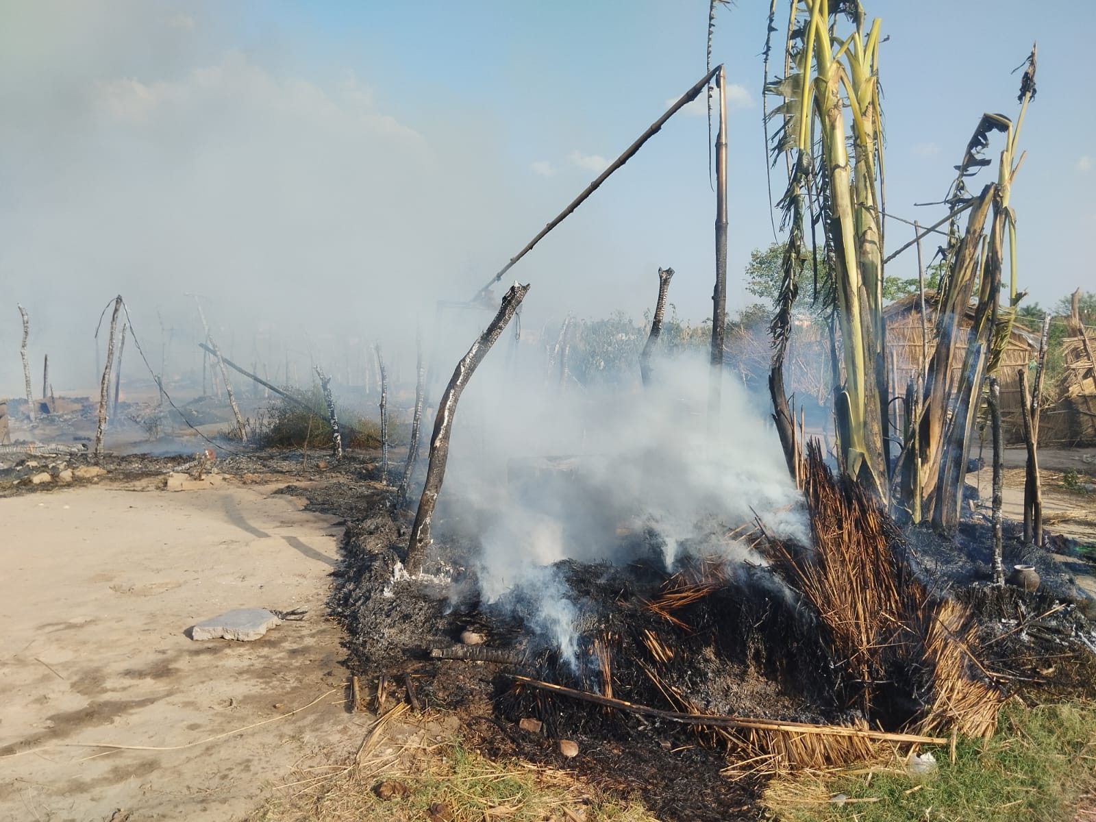 migrant labour huts burnt to ashes in Una