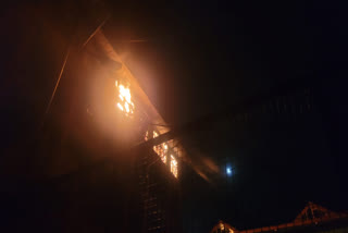सरस्वती विद्या मंदिर स्कूल में लगी आग