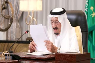The King underwent medical examinations at the Royal Clinics at Al Salam Palace in Jeddah, the Red Sea port city. The 88-year-old ruler underwent a gall bladder removal surgery after being admitted to the hospital over inflammation of the organ in 2020 and spent time at the hospital following the treatment plan recommended by the medical team.