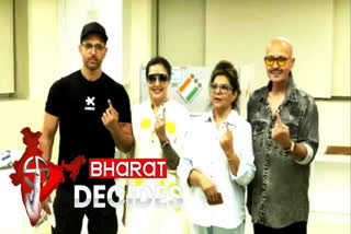 Hrithik Roshan cast vote with his family