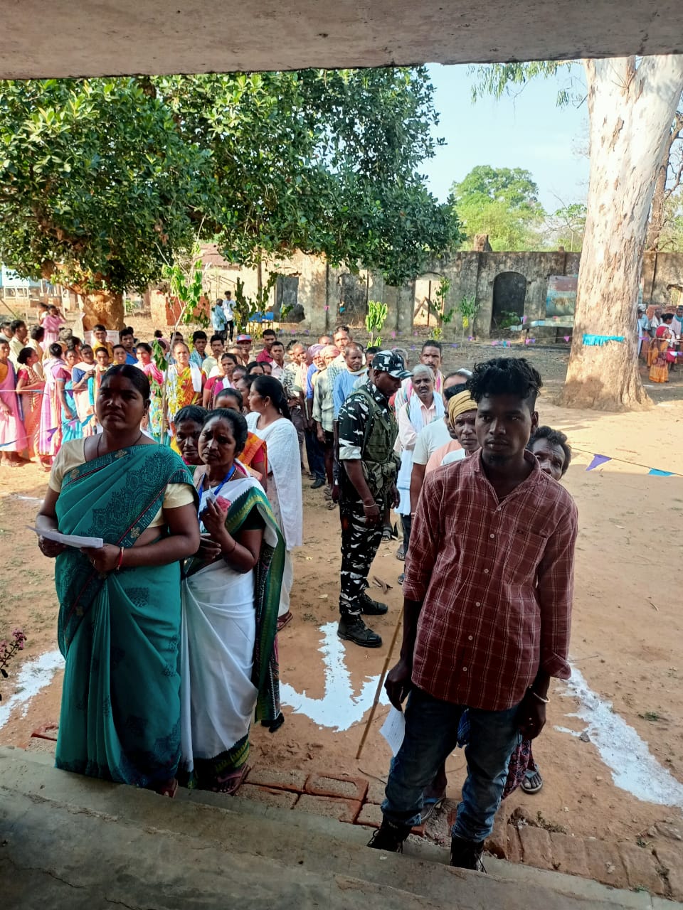 voting in heat in Latehar