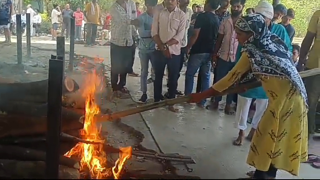 SAGAR SISTER PERFORMED LAST RITES