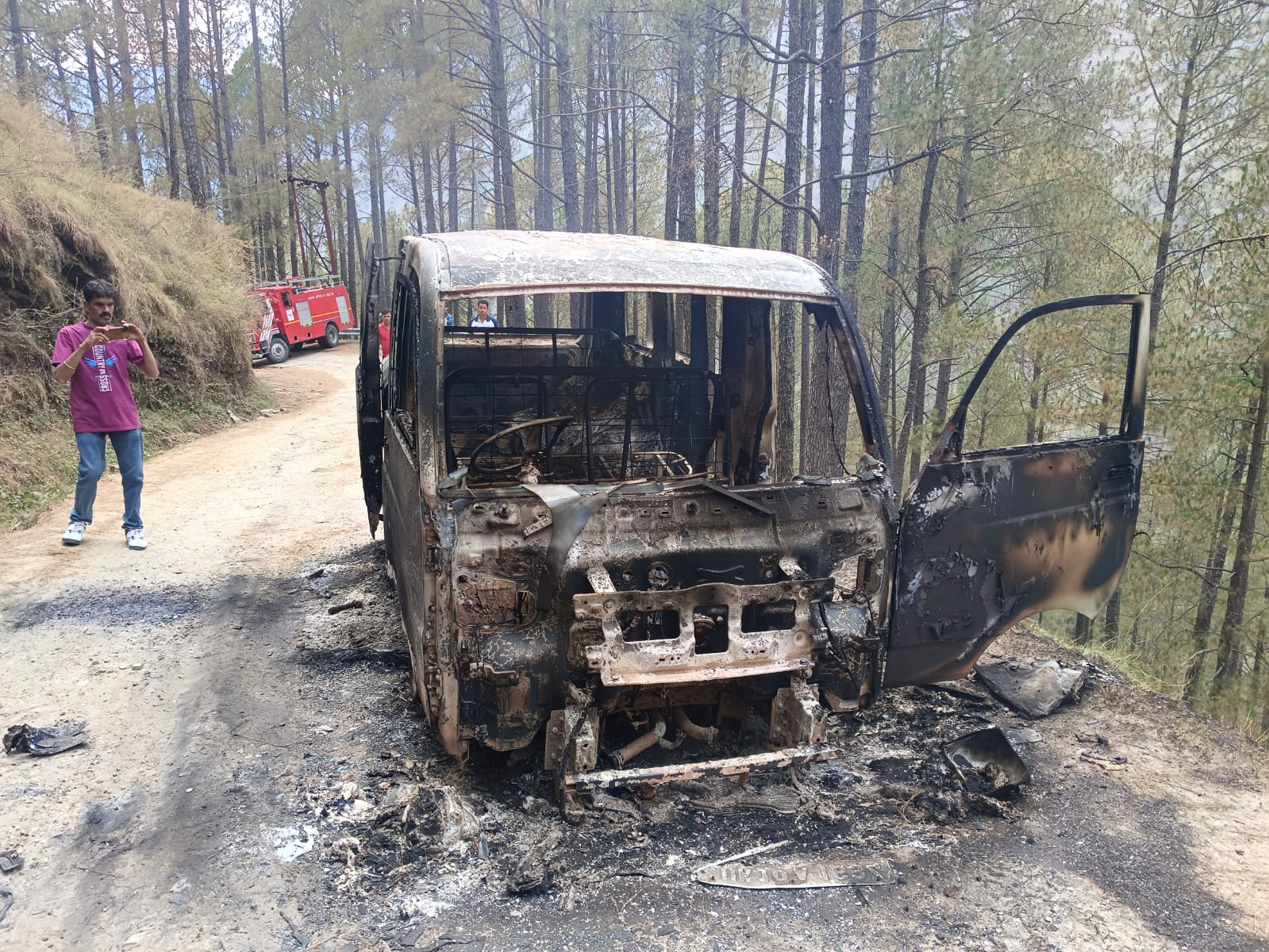 school van burnt by fire