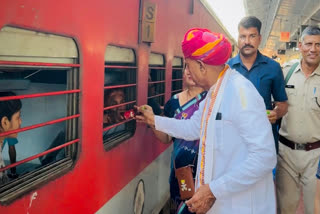 Humanitarian Gesture: Free Water, Juice, Buttermilk For Train Passengers To Beat Scorching Heat