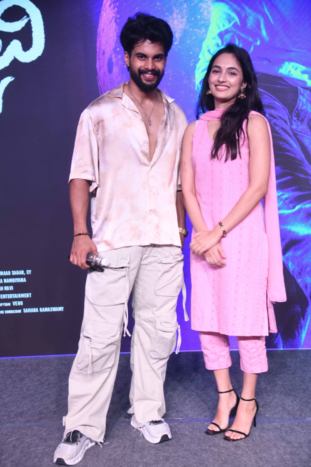 Nidradevi Next Door film stars