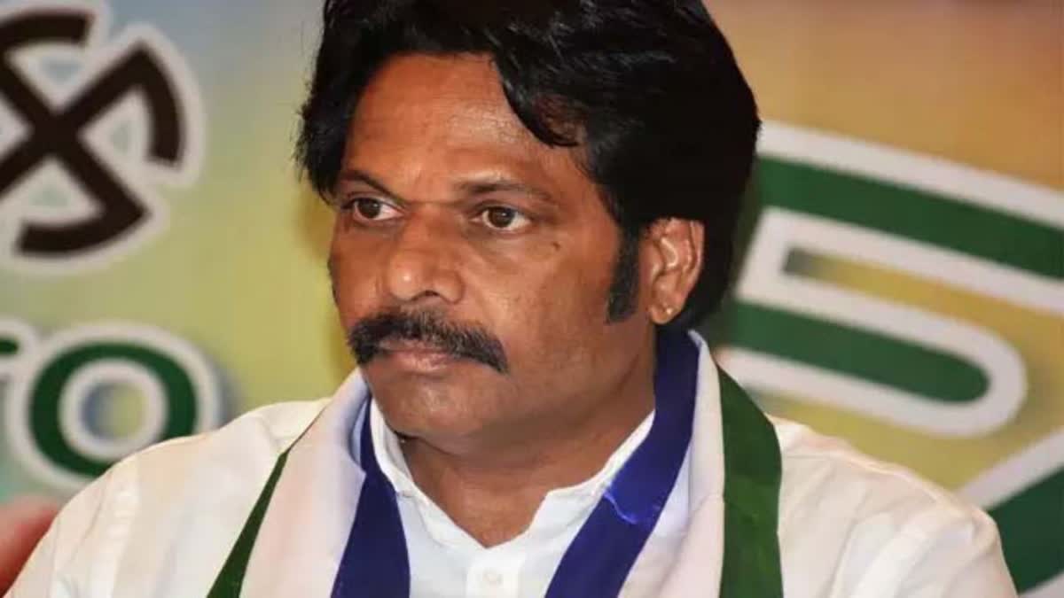 Visakhapatnam MP Satyanarayana  Visakhapatnam  Visakhapatnam MP  Satyanarayana plans to move Hyderabad  business activities into Hyderabad  Hyderabad  YSR Congress Party  Visakhapatnam Kidnap  രാഷ്‌ട്രീയം ആന്ധ്രയില്‍  ബിസിനസ് തെലങ്കാനയില്‍  രാഷ്‌ട്രീയ ഊഹോപോഹങ്ങള്‍ക്ക് തിരികൊളുത്തി  സത്യനാരായണ  വൈഎസ്‌ആര്‍ കോണ്‍ഗ്രസ്  തെലങ്കാന  ബിസിനസ്