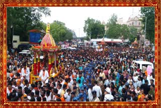 three-chariots-of-the-lord-outside-the-temple-till-quarter-10-oclock-crowds-of-lakhs-of-people