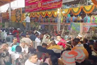 Rush at Balkampet yellamma temple