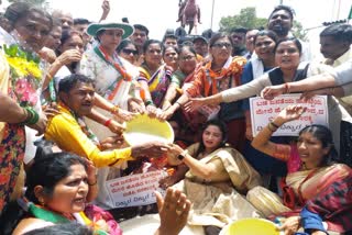 Etv Bharatprotest-against-the-central-government-for-rice-issue-by-belgavi-congress