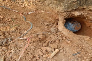 http://10.10.50.75//jharkhand/20-June-2023/jh-wes-01-2-ieds-and-5-spike-holes-were-recovered-by-police-personnel-from-jungle-pahari-area-destroyed-images-jh10021_20062023203910_2006f_1687273750_496.jpg