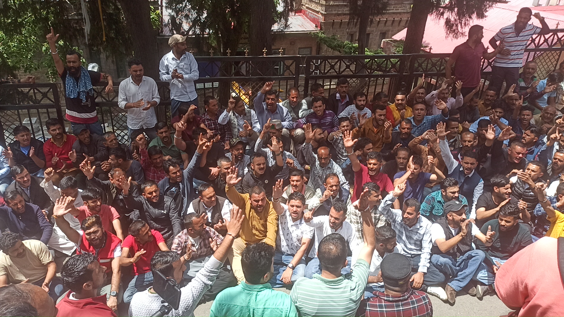 Sirmaur People Protest against Minister Anirudh Singh in Shimla.