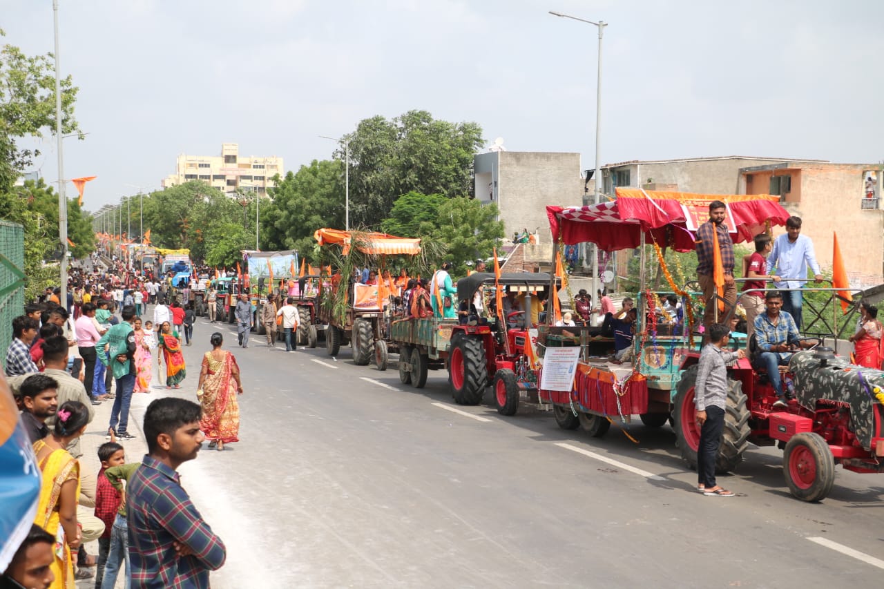 150થી વધુ લોકોએ રથનું પ્રસ્થાન કરાવ્યું