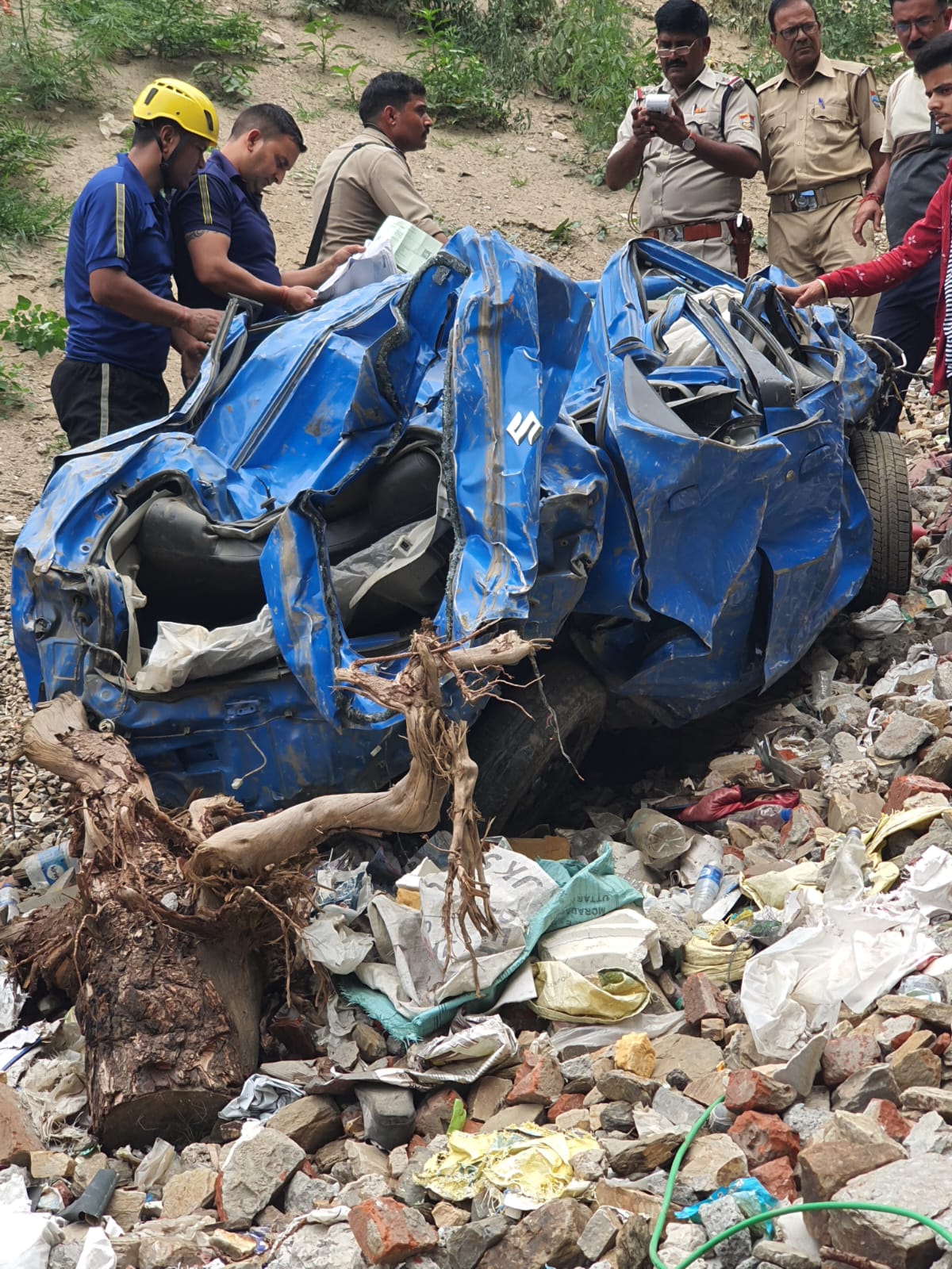 driver died in road accident in almora