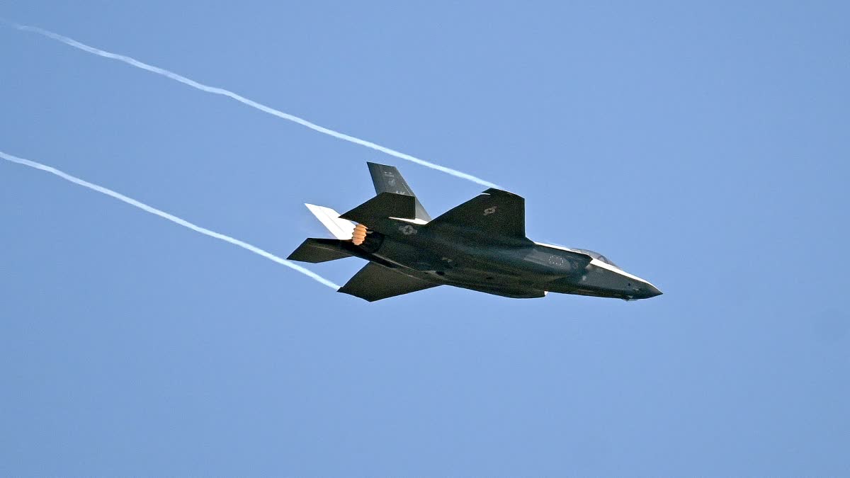 Fifth Generation Stealth Fighter Jet