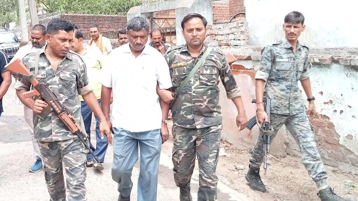 ACB arrested Panchayat Sevak taking bribe in Latehar