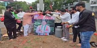 Congress worker washing Nana Patole feet sparks controversy in Maharashtra
