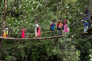 TRIBAL STUDENTS OF KALLAKOTTAIKUDI  NO TRANSPORTATION TO SCHOOL  യാത്രാമാർഗമില്ലാതെ കള്ളക്കൂട്ടികുടി  ഗോത്രവർഗ വിദ്യാർഥികൾ