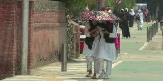 Kashmir Schools To Observe 10-Day Summer Break Amid Record Heatwave