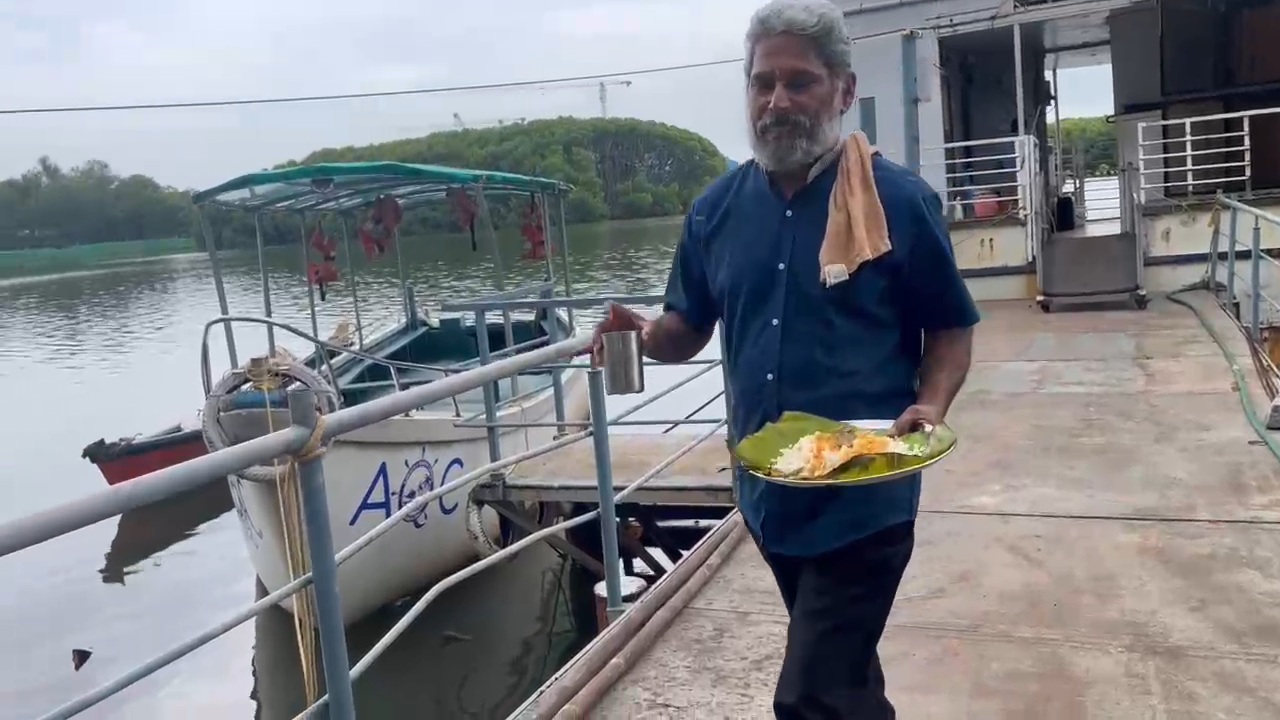 Man Feeds Crows