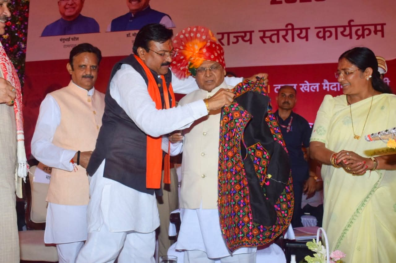 governor mangubhai patel in Barwani