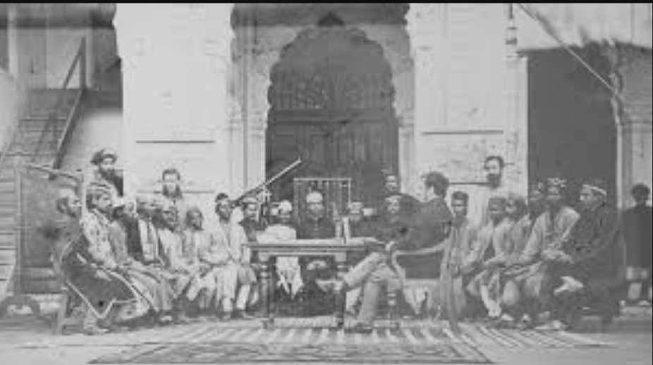 कैनिंग कॉलेज की स्थापना को लेकर बैठक करते अवध के ताल्लुकेदार.