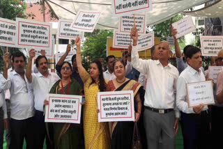 protest against fuel surcharge by businessmen of Jaipur