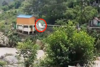 At least 16 have been electrocuted at the Namami Gange project site in Chamoli of Uttarakhand on July 19. Also, 11 others suffered severe burn injuries. A video of the accident is currently going viral on social media. The incident took place when a transformer exploded and electricity passed to one of the bridge’s railings near the Namami Gange project site on the banks of the river Alaknanda. They have been electrocuted when they touched the railing, Sixteen died on the spot, including a policeman and three home guards.