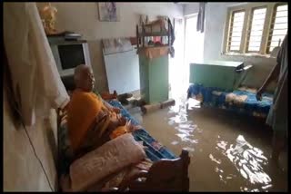 Junagadh Rain : કેશોદમાં વરસાદી પાણીની સમસ્યા, 12 મહિનાના અનાજ પર પાણી ફરી વળતા સ્થાનિકોમાં રોષ
