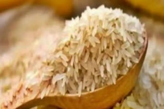 Govt prohibits export of non basmati white rice  Govt prohibits export  export of non basmati white rice  ಅಕ್ಕಿ ಬೆಲೆ ದುಬಾರಿ ಆಗುವ ಮೊದಲೇ ಎಚ್ಚೆತ್ತುಕೊಂಡ ಸರ್ಕಾರ  ಅಕ್ಕಿ ರಫ್ತು ನಿಷೇಧಿಸಿದ ಕೇಂದ್ರ  ಟೊಮೆಟೊ ಬೆಲೆ ಏರಿಕೆ ನಡುವೆ ಅಕ್ಕಿ ಬೆಲೆ ದುಬಾರಿ  ಬಾಸ್ಮತಿಯೇತರ ಅಕ್ಕಿ ರಫ್ತುವನ್ನು ನಿಷೇಧಿಸಿ ಕೇಂದ್ರ  ದೇಶದಲ್ಲಿ ಈಗಾಗಲೇ ಟೊಮೆಟೊ ಬೆಲೆ ಗಗನಕ್ಕೆ  ದೇಶೀಯ ಅಕ್ಕಿ ಬೆಲೆ ಏರಿಕೆ  ಭದ್ರತೆಯ ಅವಶ್ಯಕತೆಗಳ ಅಡಿಯಲ್ಲಿ ವಿನಾಯಿತಿ  ನೀರಿನ ಸಂಗ್ರಹವೂ ಕಡಿಮೆ