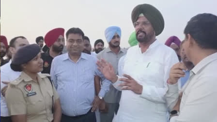 Cabinet Minister Kuldeep Singh Dhaliwal arrived to inspect the villages along the Ravi river