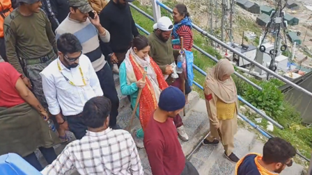 sara-ali-khan-performs-amarnath-yatra-amid-high-security