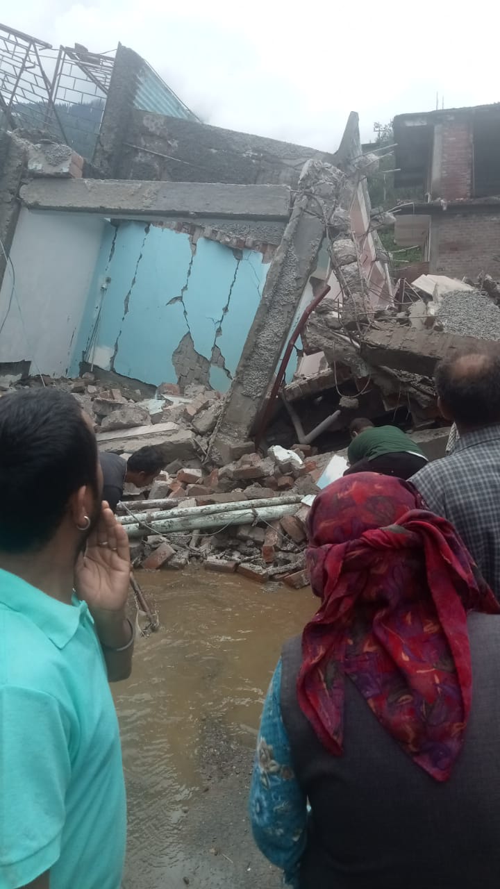 3 storey house collapsed in Kharahan Panchayat