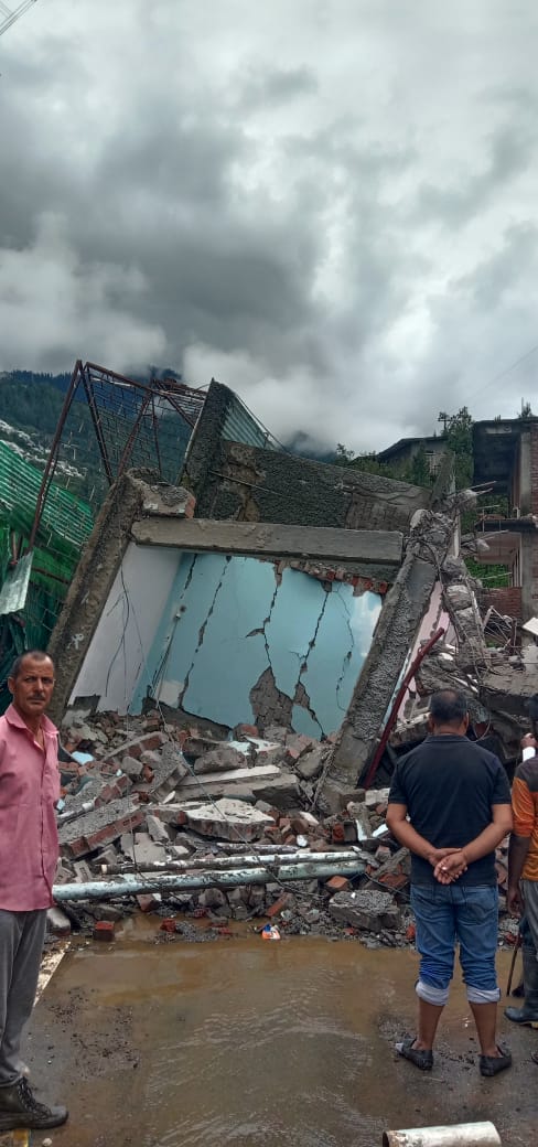 3 storey house collapsed in Kharahan Panchayat