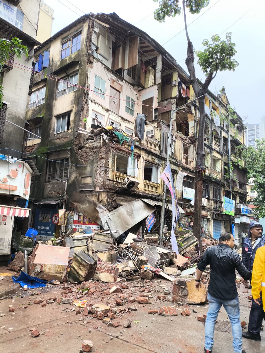 Building Collapse In Mumbai