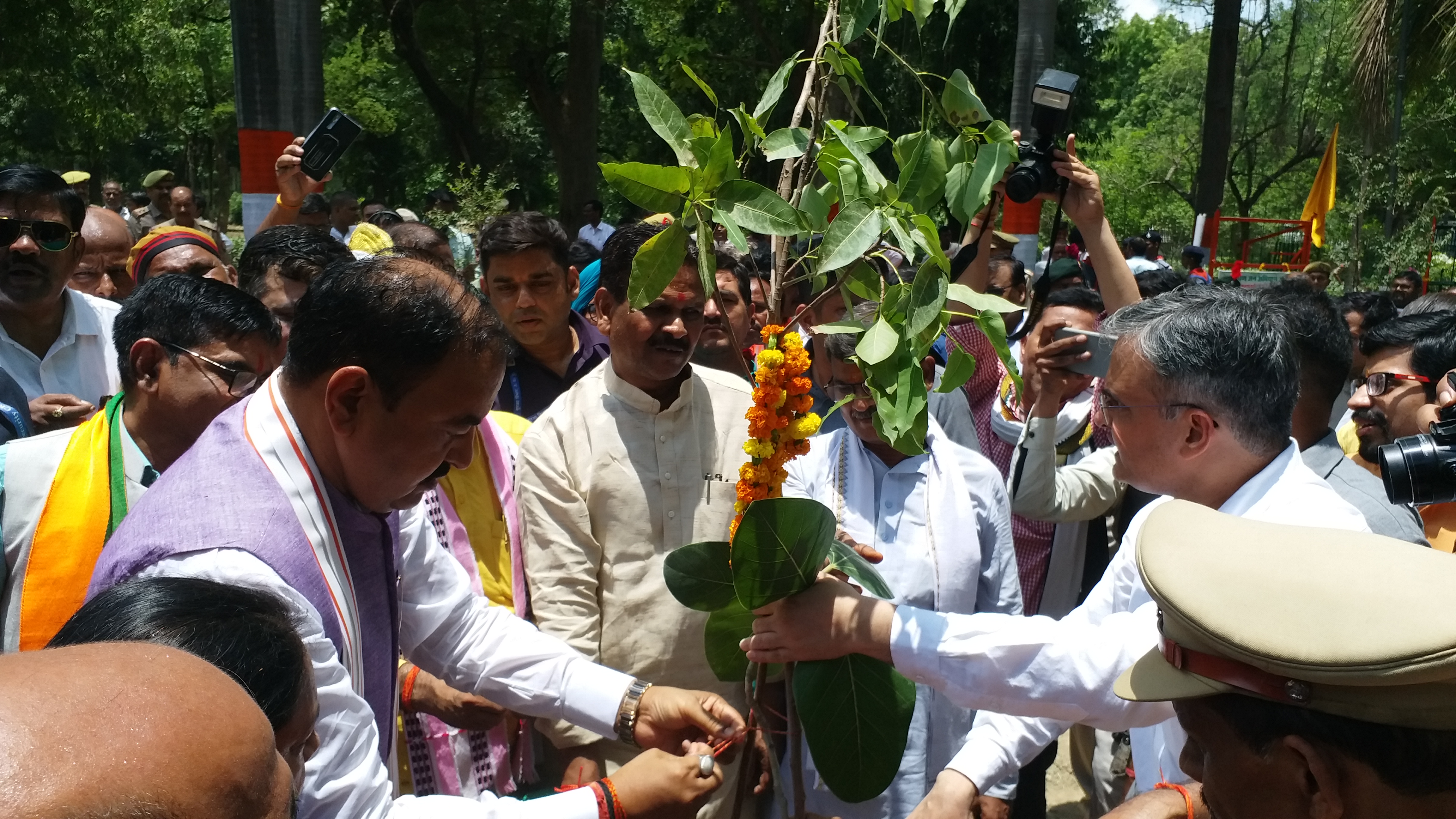 प्रयागराज पहुंचे डिप्टी सीएम केशव प्रसाद मौर्य.