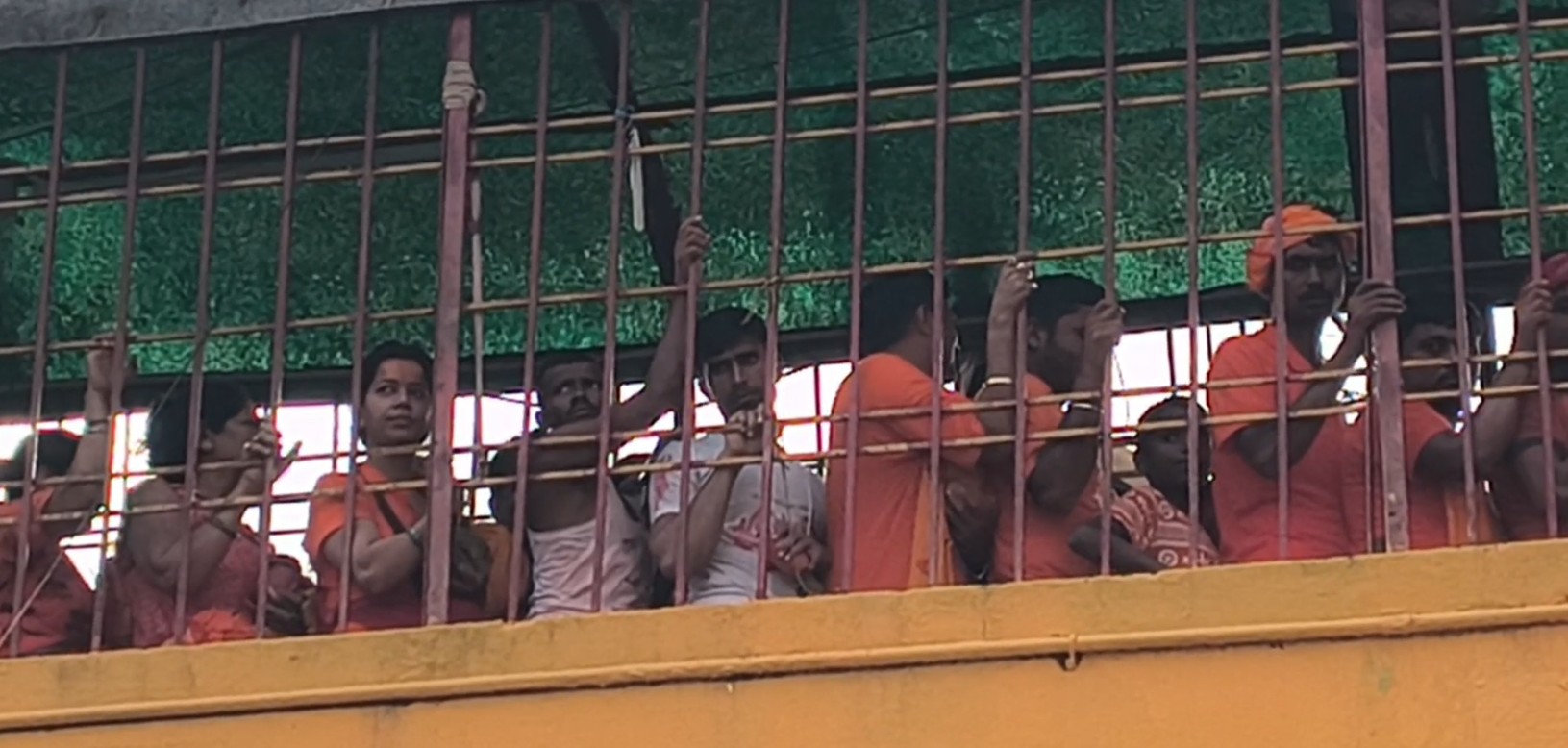 sawan-2025-huge-crowd-of-kanwariyas-at-baba-dham-in-deoghar