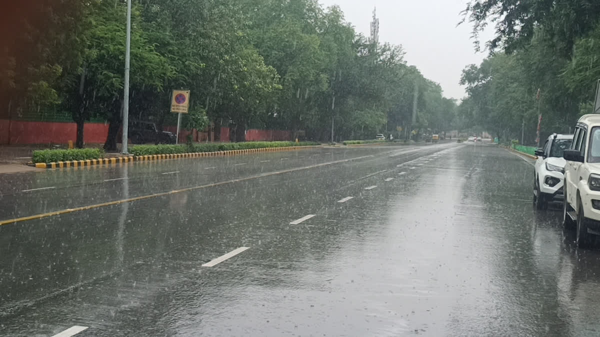 दिल्ली-एनसीआर में हल्की बारिश होने की संभावना