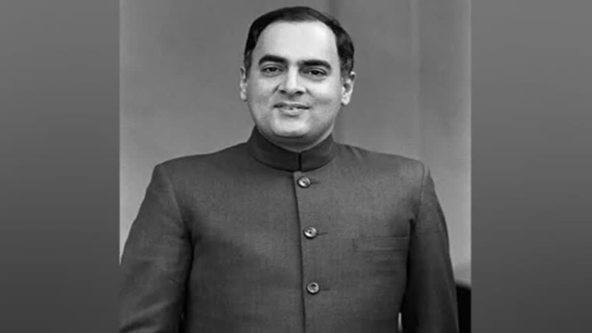 Rajiv Gandhi birth anniversary  Sonia Gandhi Priyanka Gandhi Mallikarjun Kharge  pay tribute  Rajiv Gandhi  Sonia Gandhi  congress  indian prime minister  indian prime minister Rajiv Gandhi  veerbhoomi  cpp  മുൻ പ്രധാനമന്ത്രി രാജീവ് ഗാന്ധിയുടെ 79 ജന്മവാർഷികം  കോൺഗ്രസ് പാർലമെന്‍ററി പാർട്ടി  കോൺഗ്രസ് പാർലമെന്‍ററി പാർട്ടി അധ്യക്ഷ സോണിയ ഗാന്ധി  വീർഭൂമിയിൽ  വീർഭൂമിയിൽ പുഷ്‌പാർച്ചന  പ്രിയങ്ക ഗാന്ധി  സ്‌മാരകത്തിൽ ആദരാഞ്ജലി അർപ്പിച്ചു  മല്ലികാർജുൻ ഖാർഗെ  കോൺഗ്രസ് ദേശീയ അധ്യക്ഷൻ മല്ലികാർജുൻ ഖാർഗെ  ആഗസ്റ്റ് 20 ന് രാജീവ് ഗാന്ധിയുടെ ജന്മദിനം  പാംഗോങ് തടാകം  എക്‌സ്‌ അക്കൗണ്ടിലൂടെ അദ്ദേഹം പോസ്‌റ്റ്‌ ചെയ്‌തു  രാഹുൽ ഗാന്ധി