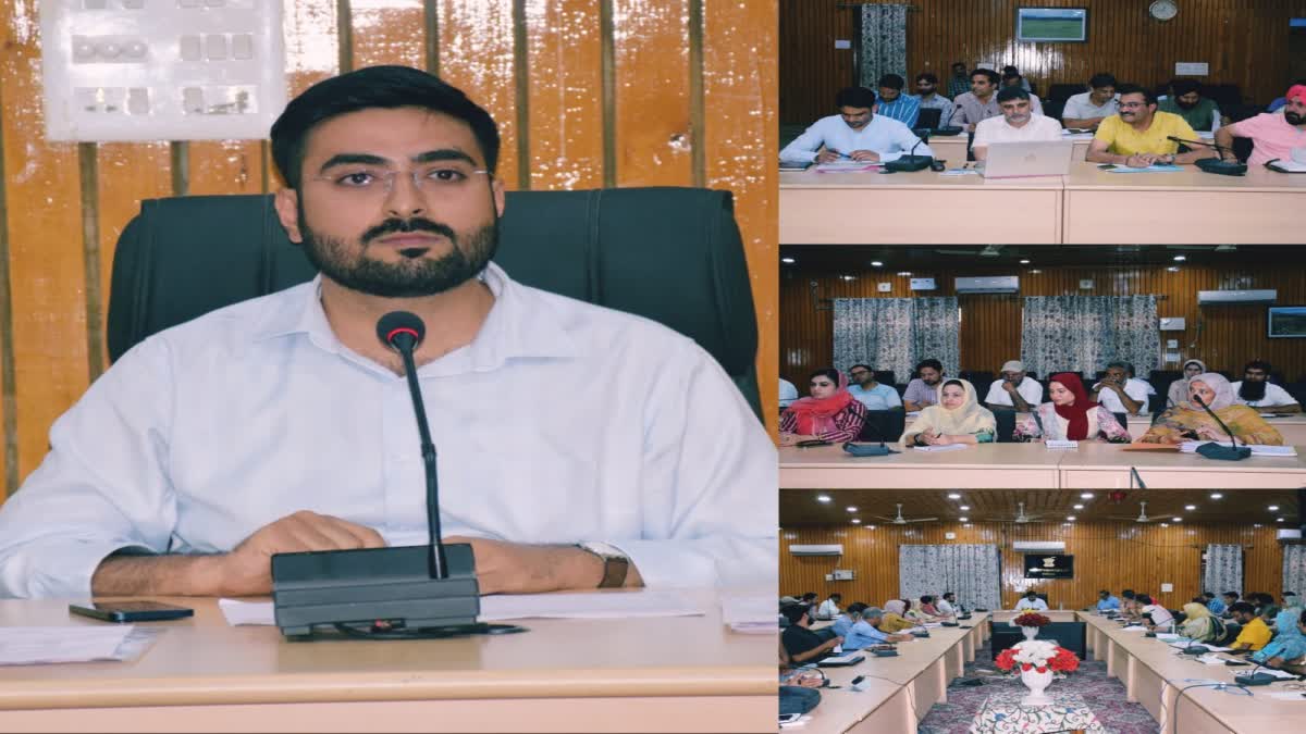 Etv Bharatdc-budgam-reviews-monthly-physical-slash-financial-achievements-under-district-capex