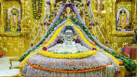 shiva-devotees-were-overwhelmed-by-the-sight-of-somnath-mahadev-adorned-with-arakpuspa